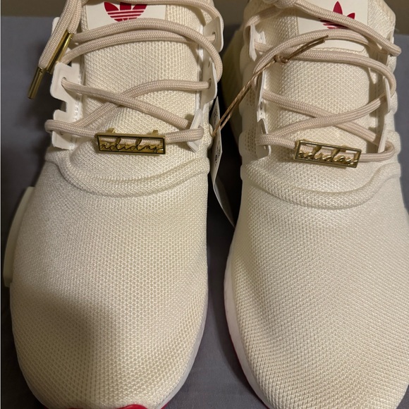 Adidas NMD R1 LIMITED EDITION “Valentines Day” 2023 Women’s size 9 - Picture 7 of 13